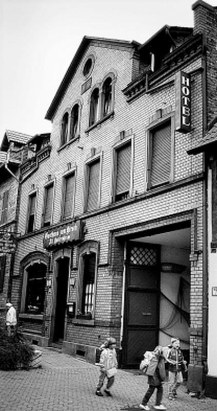 Hotel-Pension Zum Hirsch Хаттерсхайм Экстерьер фото