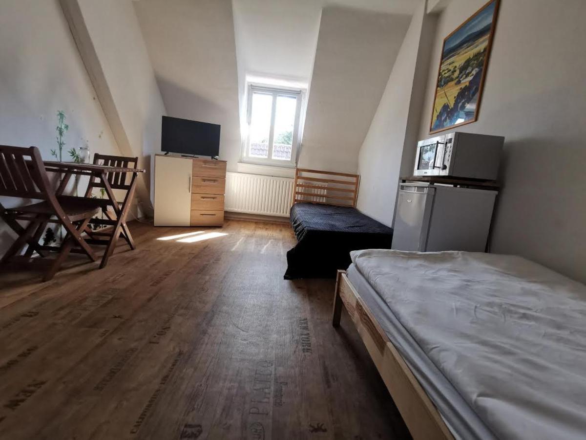 Hotel-Pension Zum Hirsch Хаттерсхайм Экстерьер фото