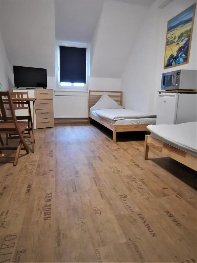 Hotel-Pension Zum Hirsch Хаттерсхайм Экстерьер фото