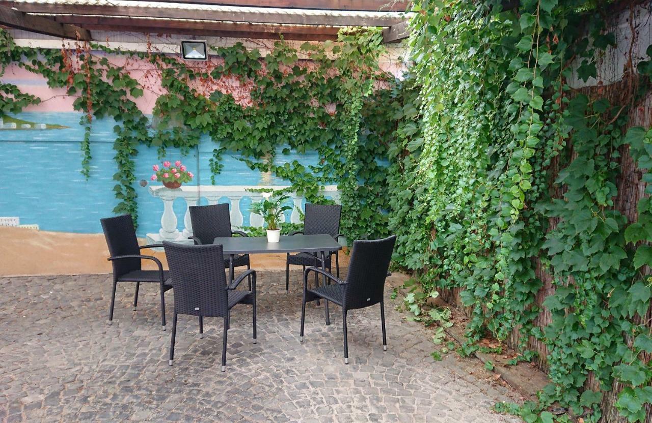 Hotel-Pension Zum Hirsch Хаттерсхайм Экстерьер фото